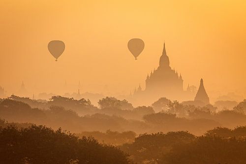 Hot air balloons over Bagan in Myanmar