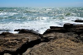 Golfslag op de Franse kust