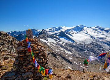 Tibeter Fahnen auf der Larmkogelscharte