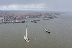 Luchtfoto: Pieperrace Volendam (Zeilwedstrijd) van Pascal Fielmich