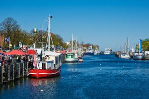 Fishing boats in Warnemuende van Rico Ködder