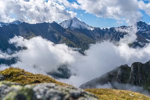 Wolken in de bergen bij Samnaun van Greenfield Visuals