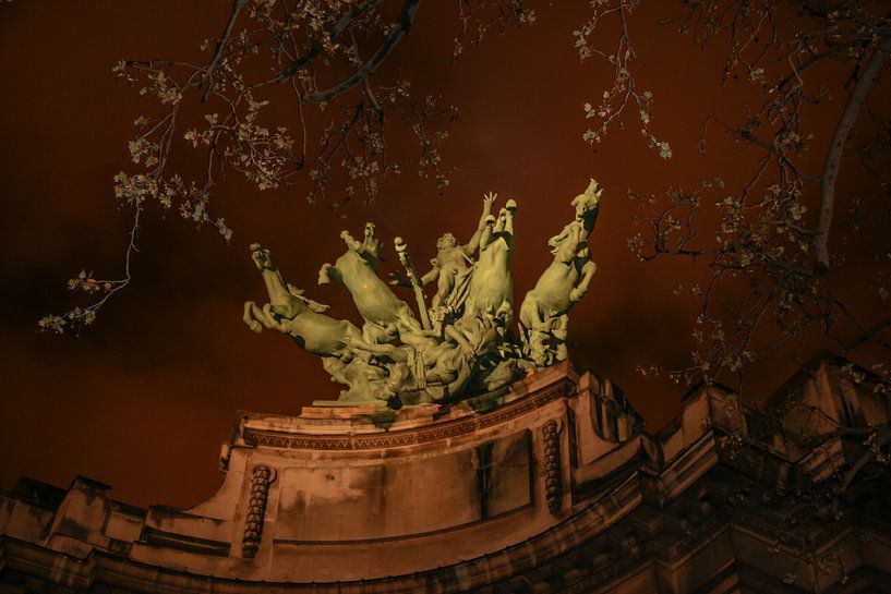 statue der springenden pferde und reiter an der brücke in paris von Eric van Nieuwland