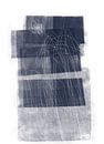 Abstracte blauwe en witte vlakken en lijnen. Inkt, monotype, potlood. van Dina Dankers thumbnail