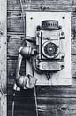 Oude telefoon in Barentszburg, Spitsbergen. van Michèle Huge thumbnail
