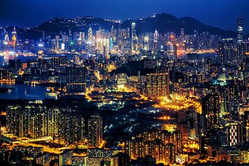 Hong Kong at Night van Cho Tang