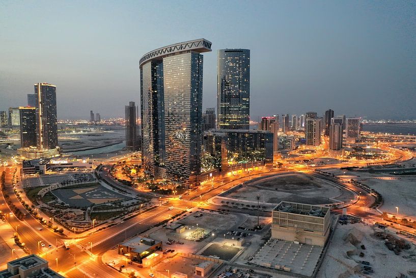 Dubai by Hello Pompoyo