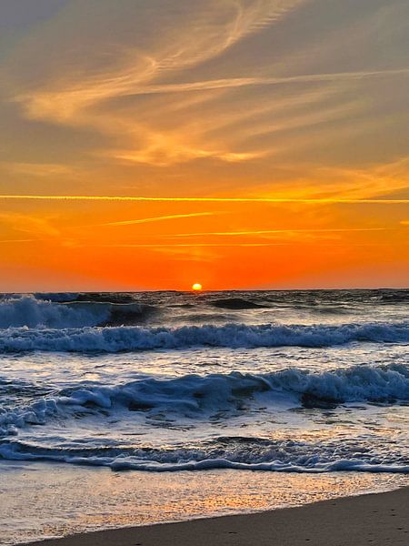 Dreamlike sunset by the sea by HGU Foto