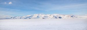 Weite weiße Landschaft Gletscher unter blauem Himmel