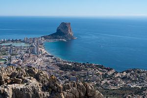 Küstenstadt Calpe und das blaue Mittelmeer