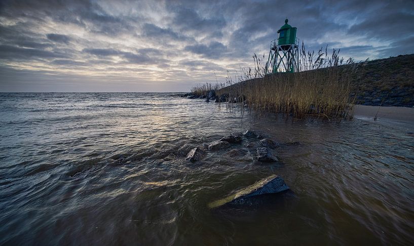 Ruhe und Stärke an der Waterfront: Einzigartige maritime Atmosphäre von Hevonax Photography