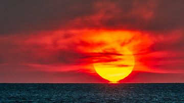 Sunrise over the Wadden Sea by eric van der eijk