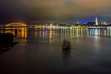 Nijmegen aan de Waal van Maerten Prins