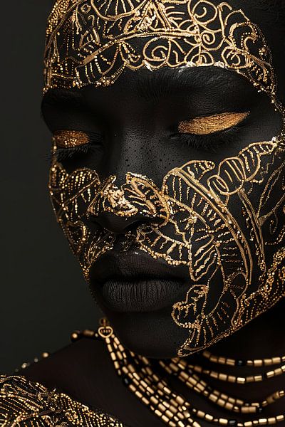 Mystische Schönheit in Schwarz und Gold von Poster Art Shop