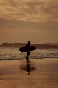 Surfeur de Canggu sur visualsofroy