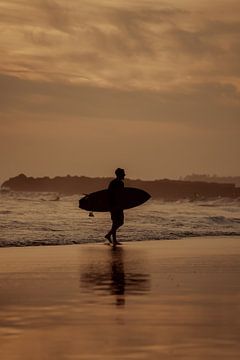 Canggu surfer by visualsofroy