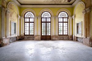 Verlassener Bahnhof im Verfall.