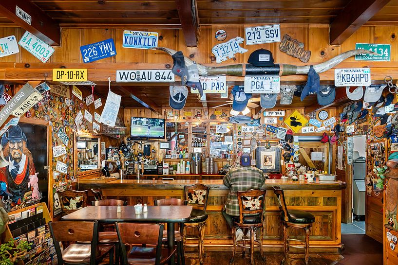 Vintage restaurant with bar in America by Inge van den Brande