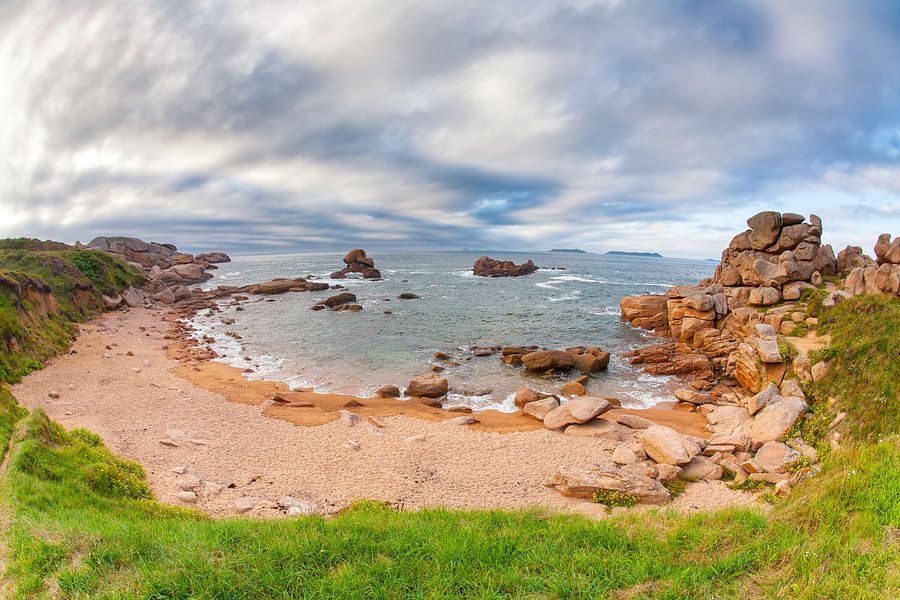 Baai Aan De Kustlijn Bij Ploumanach In Bretagne Van Evert Jan Luchies ...