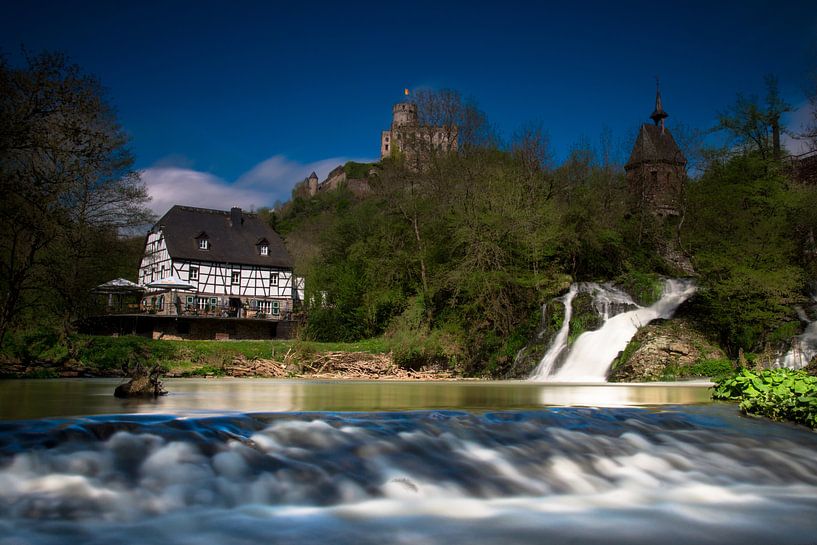 Waterval bij de Pyrmonter Molen van Studio  Milaan