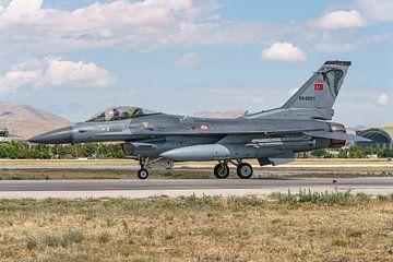 Turkse General Dynamics F-16C Fighting Falcon. van Jaap van den Berg