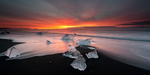 Jokulsarlon Beach Sunrise