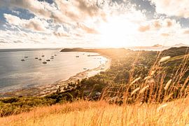 Magnifique coucher de soleil sur une île des Fidji.