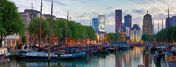 Panorama historische schepen Haringvliet te Rotterdam