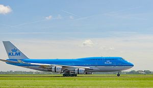 Flugzeug vom Typ KLM Boeing 747 landet auf dem Flughafen Schiphol