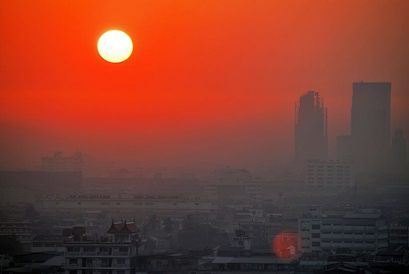Zonsopkomst in Bangkok van Wilna Thomas