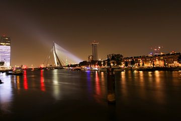 Rotterdam in de avond van Stefan Verbarendse