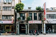 Street scene Taipei, Taiwan by Expeditie Aardbol thumbnail