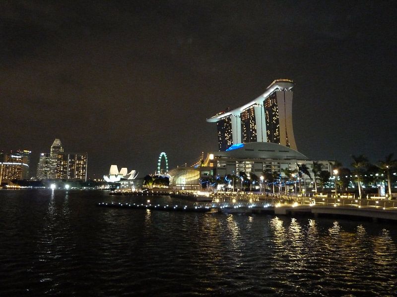 Singapore by Hello Pompoyo