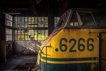 Forgotten locomotive by Thomas Boelaars