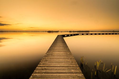 Die Stille und Ruhe der goldenen Stunde am Dannemeer