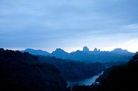 Guangdong-Berge bei Nacht von André van Bel Miniaturansicht