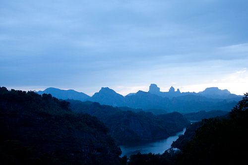 Guangdong-Berge bei Nacht