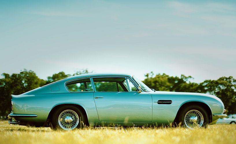 Aston Martin DB6 Vantage coupé von Atelier Liesjes