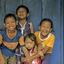 Fröhliche Kinder in Jakarta von Walter G. Allgöwer