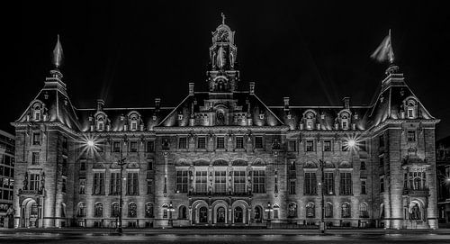 L'hôtel de ville de Rotterdam en noir et blanc