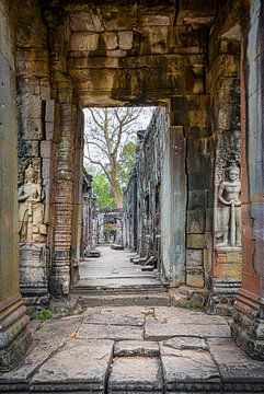 Look through the temple, Cambodia by Rietje Bulthuis