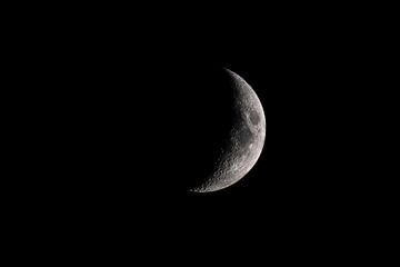 Lune dans le ciel nocturne sur Sjoerd van der Wal Photographie