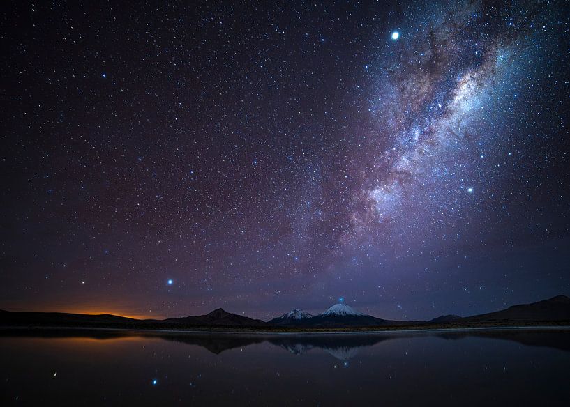 Voie lactée au-dessus du lac dans les Andes par Lennart Verheuvel
