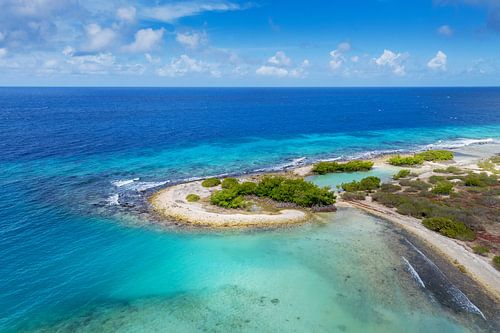 Lagune met mangrove bij Jan Thiel - Drone opname