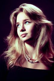 Schönes Frauenporträt von Kaylee Verschure