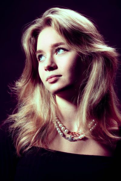 Beautiful lady portrait by Kaylee Verschure