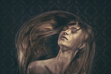 hair flip 2 by Elianne van Turennout