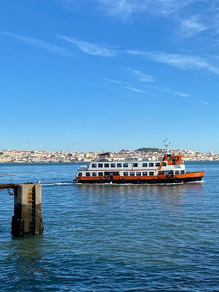 Lisbon by Hello Pompoyo
