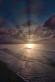 Zonsondergang op het strand van Zingst, romantisch van Martin Köbsch