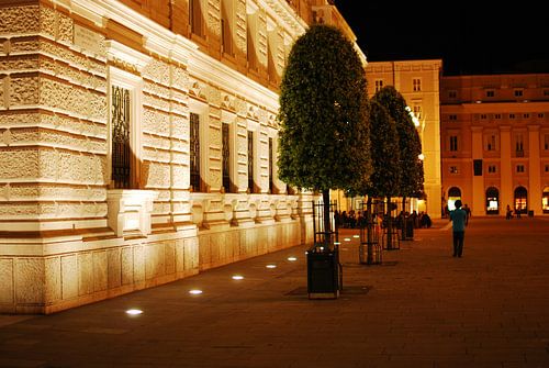 Piazza Unità d'Italia - Beleuchteter ikonischer Platz